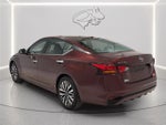 2024 Altima Thumbnail 3