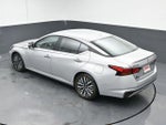 2024 Altima Thumbnail 23