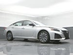 2024 Altima Thumbnail 26