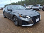2024 Altima Thumbnail 3