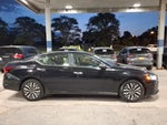 2025 Altima Thumbnail 2