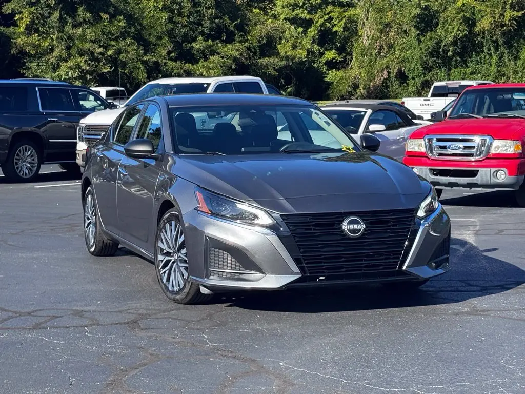 2025 Nissan Altima - $20,000