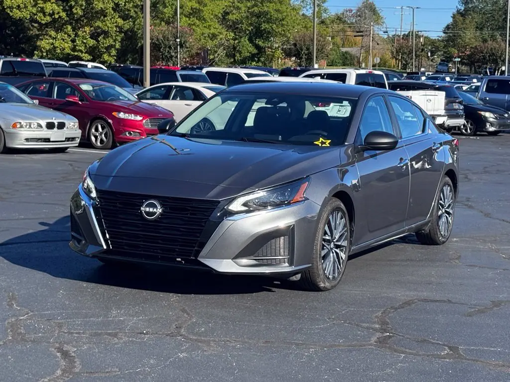 2025 Nissan Altima - $20,000