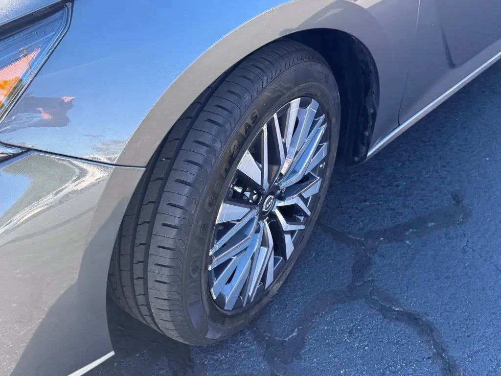 2025 Nissan Altima - $20,000