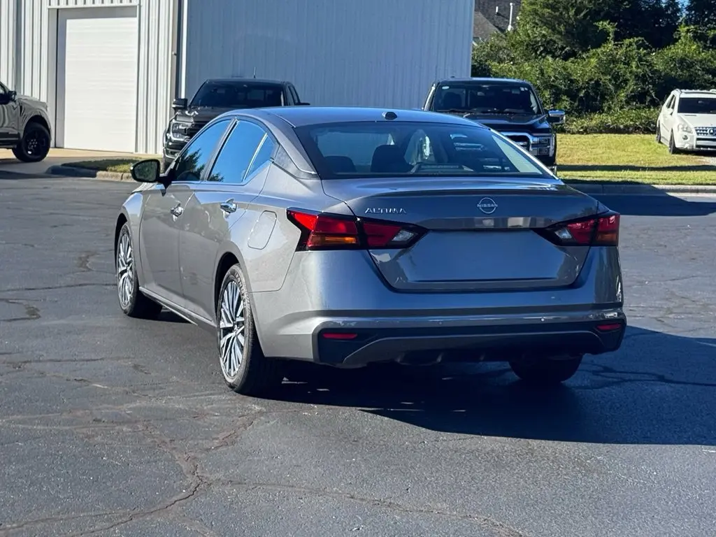 2025 Nissan Altima - $20,000