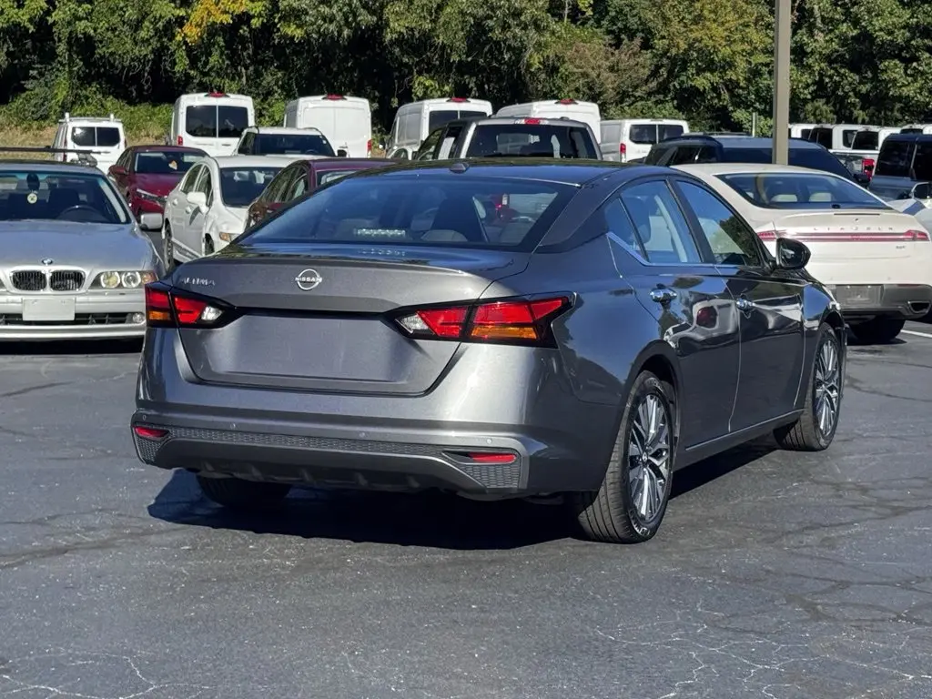 2025 Nissan Altima - $20,000