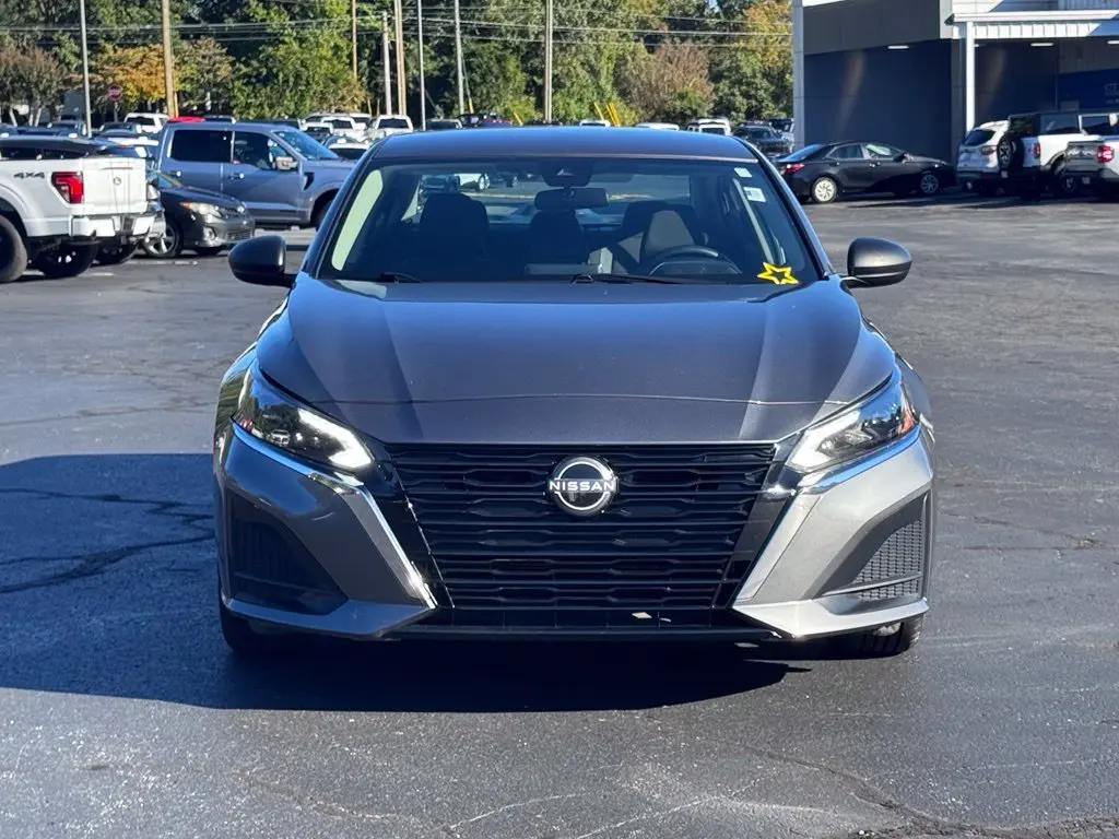 2025 Nissan Altima - $20,000