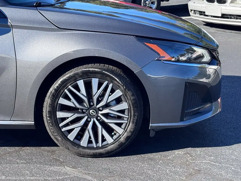 2025 Nissan Altima - $20,000