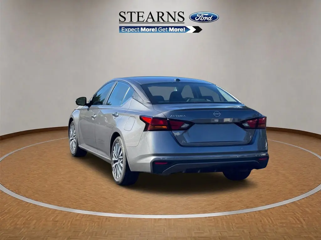 2025 Nissan Altima - $20,000
