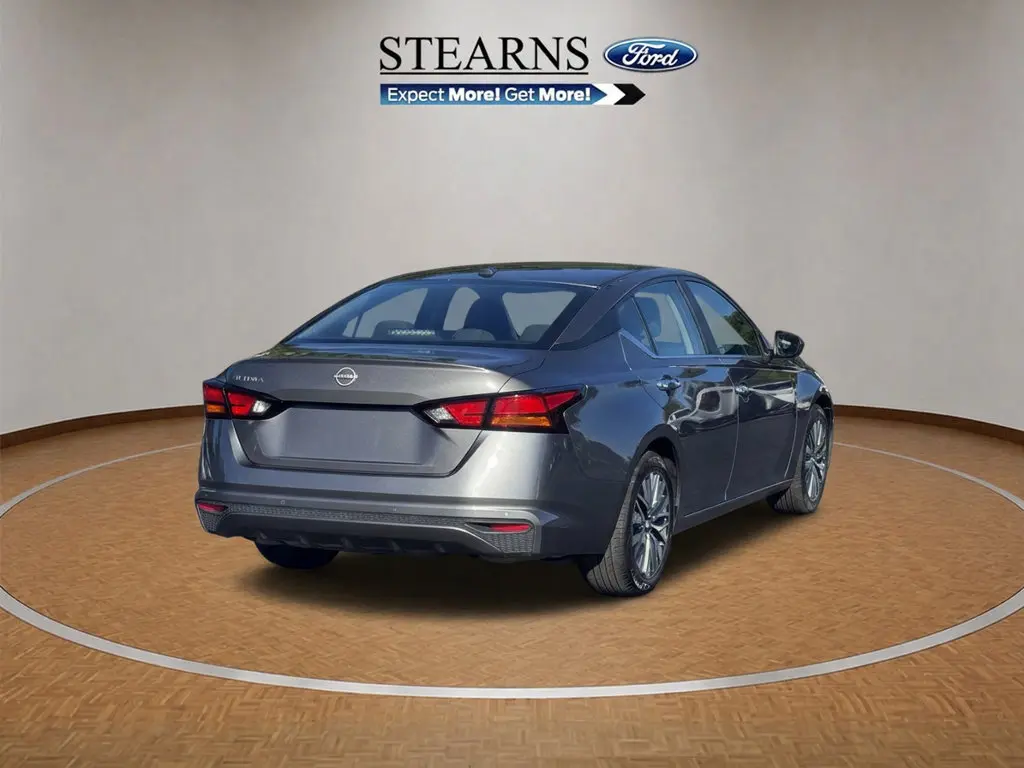 2025 Nissan Altima - $20,000