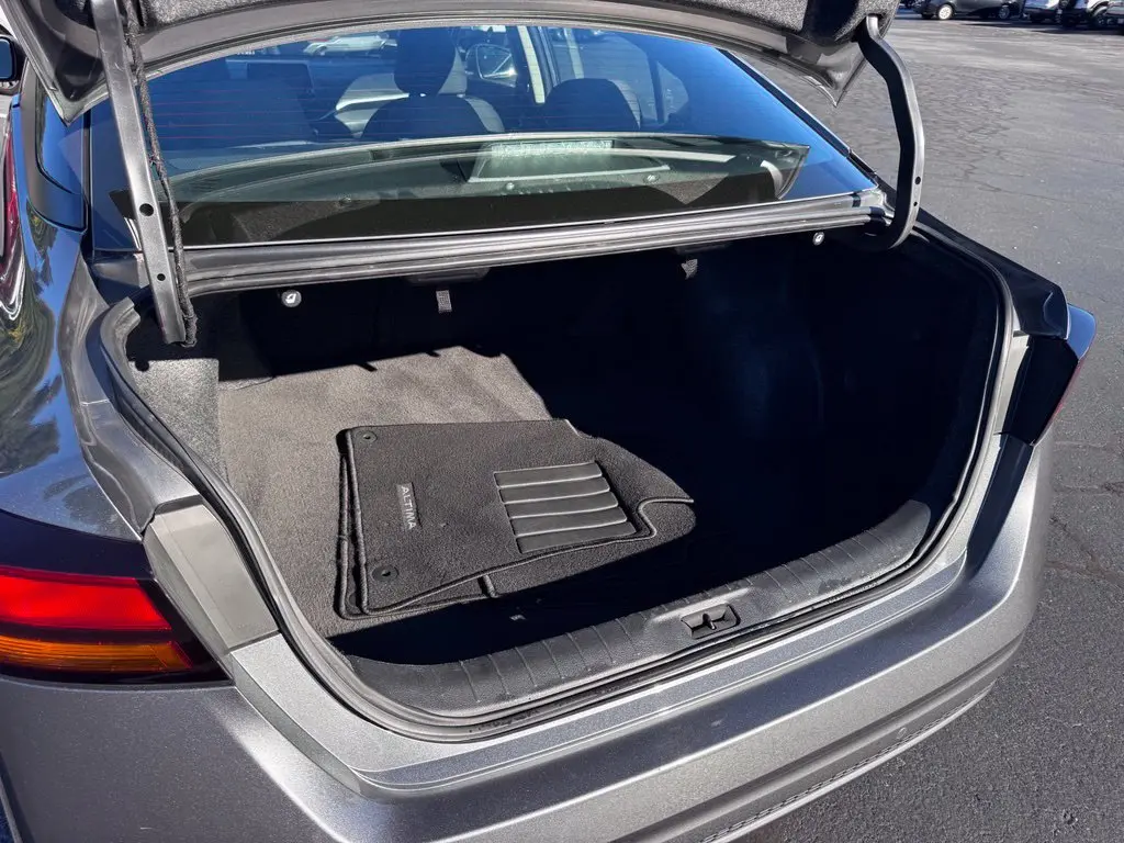 2025 Nissan Altima - $20,000