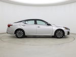 2025 Altima Thumbnail 7