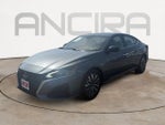 2025 Altima Thumbnail 3