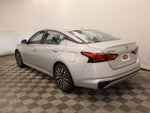 2025 Altima Thumbnail 2