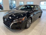 2025 Altima Thumbnail 1
