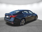 2022 Altima Thumbnail 4