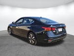 2022 Altima Thumbnail 6