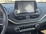 2022 Altima Thumbnail 9