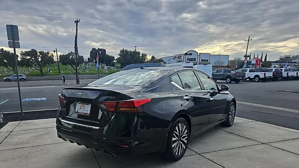 2023 Nissan Altima 2.5 SV