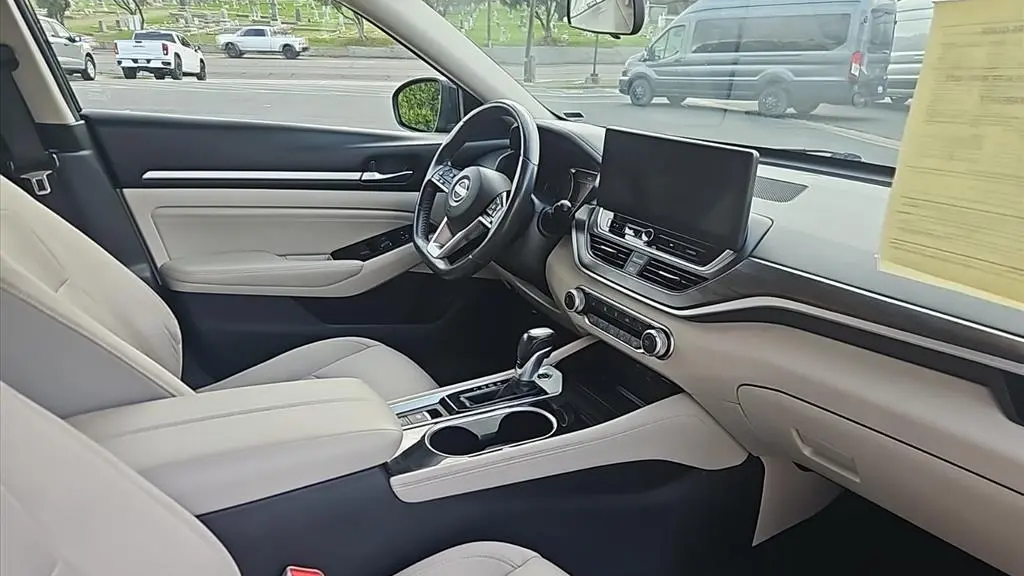 2023 Nissan Altima 2.5 SV