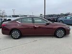 2023 Altima Thumbnail 7