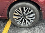 2023 Altima Thumbnail 7