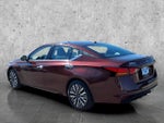 2023 Altima Thumbnail 8