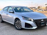 2023 Altima Thumbnail 38