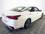 2023 Altima Thumbnail 3