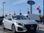 2024 Altima Thumbnail 2