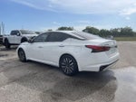 2024 Altima Thumbnail 3