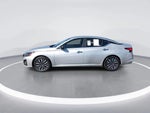 2024 Altima Thumbnail 5
