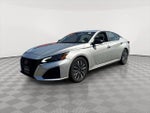 2024 Altima Thumbnail 3