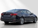 2024 Altima Thumbnail 4