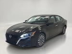 2025 Altima Thumbnail 3