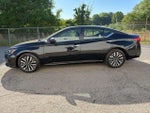 2025 Altima Thumbnail 5