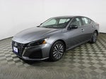 2025 Altima Thumbnail 3