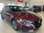 2025 Altima Thumbnail 3