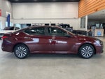2025 Altima Thumbnail 4