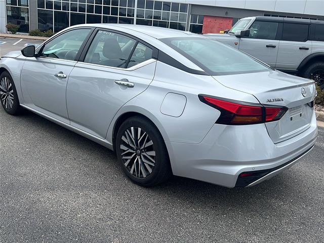 2025 Nissan Altima - $18,900