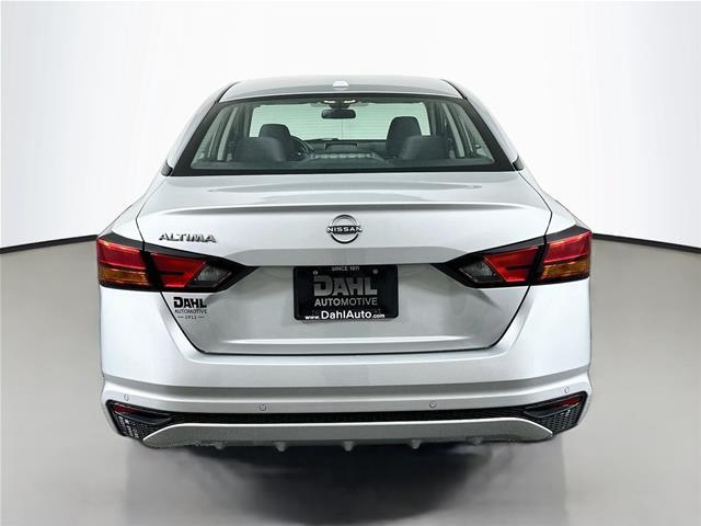 2025 Nissan Altima - $18,900