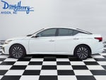 2025 Altima Thumbnail 2