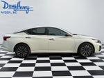 2025 Altima Thumbnail 6