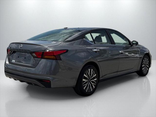 2025 Nissan Altima - $22,999