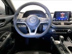 2022 Altima Thumbnail 3