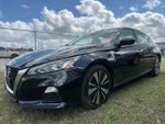 2022 Altima Thumbnail 9