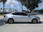 2022 Altima Thumbnail 8