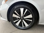 2022 Altima Thumbnail 25