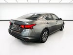 2023 Altima Thumbnail 4