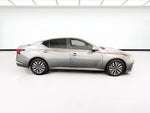 2023 Altima Thumbnail 22